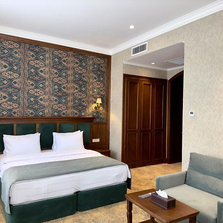 Midway Baku Hotel Ngoại thất bức ảnh