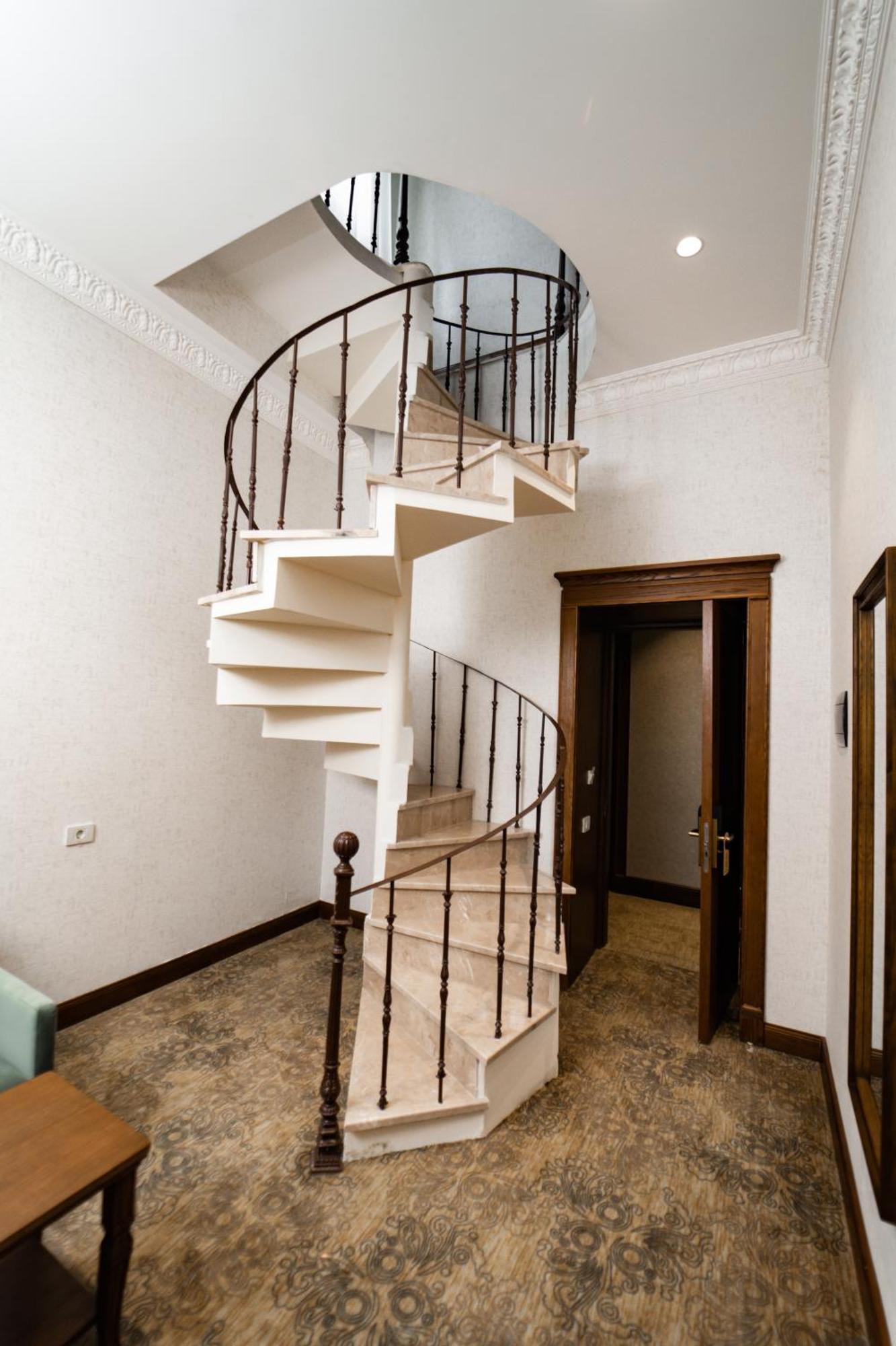 Midway Baku Hotel Ngoại thất bức ảnh