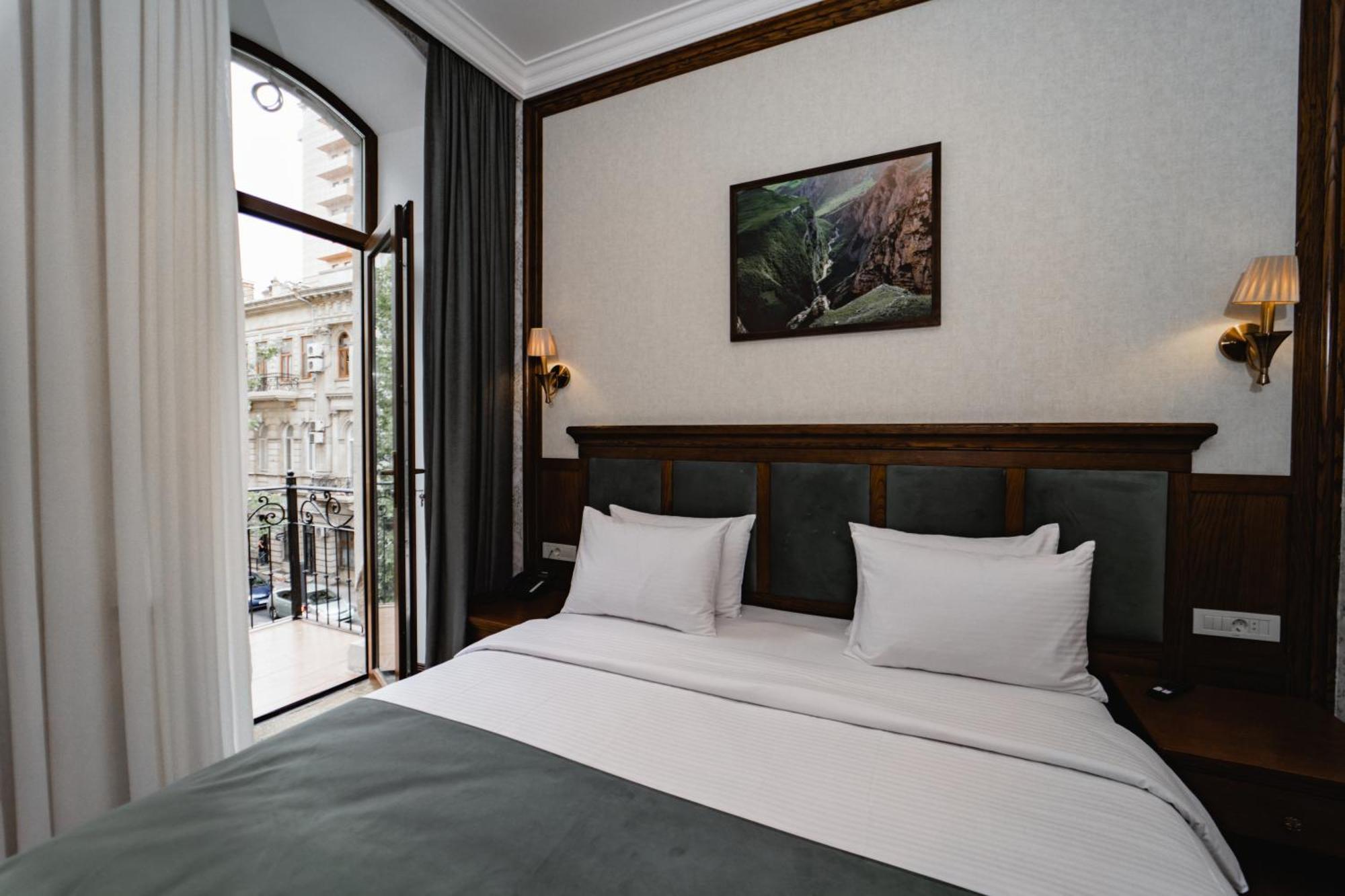Midway Baku Hotel Ngoại thất bức ảnh