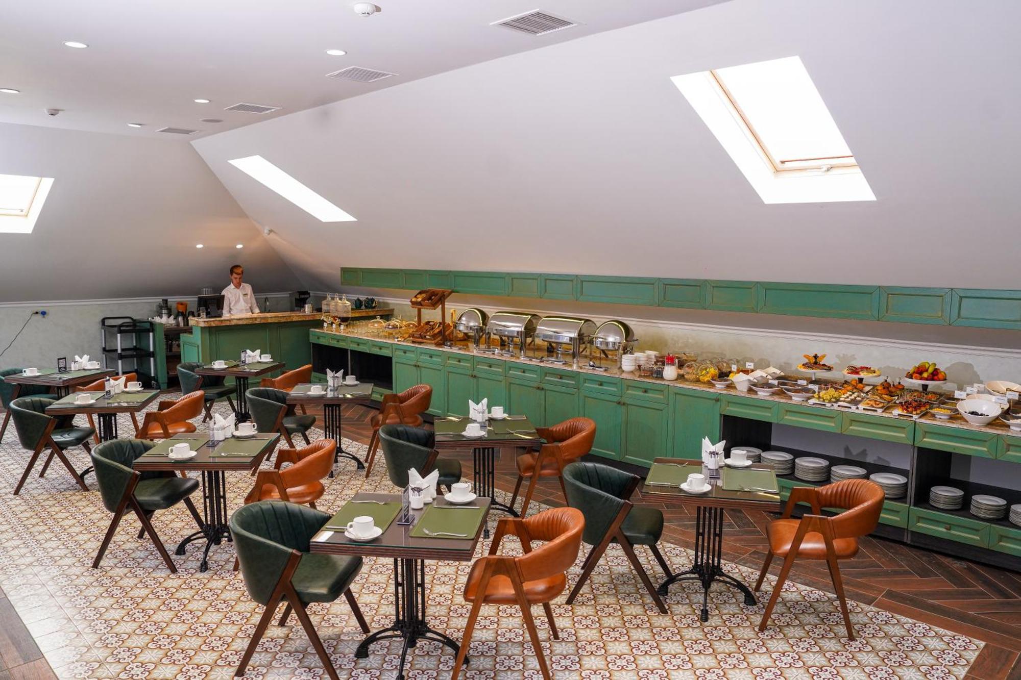 Midway Baku Hotel Ngoại thất bức ảnh