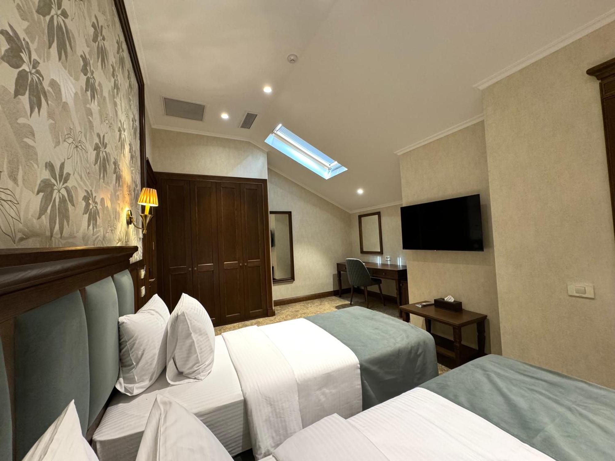 Midway Baku Hotel Ngoại thất bức ảnh