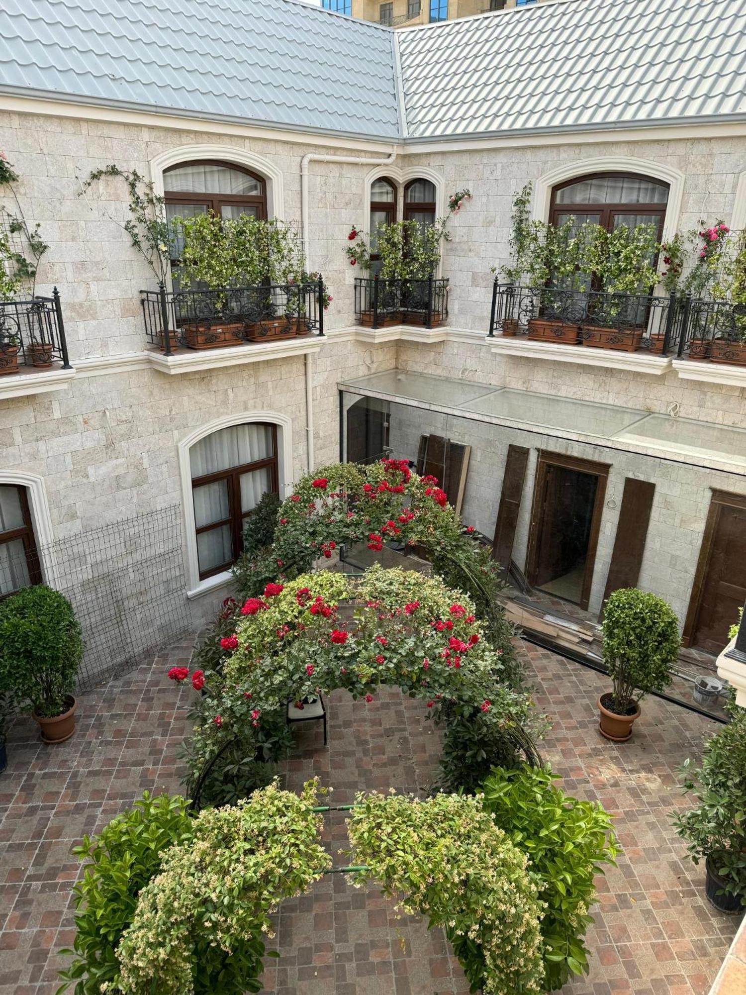 Midway Baku Hotel Ngoại thất bức ảnh