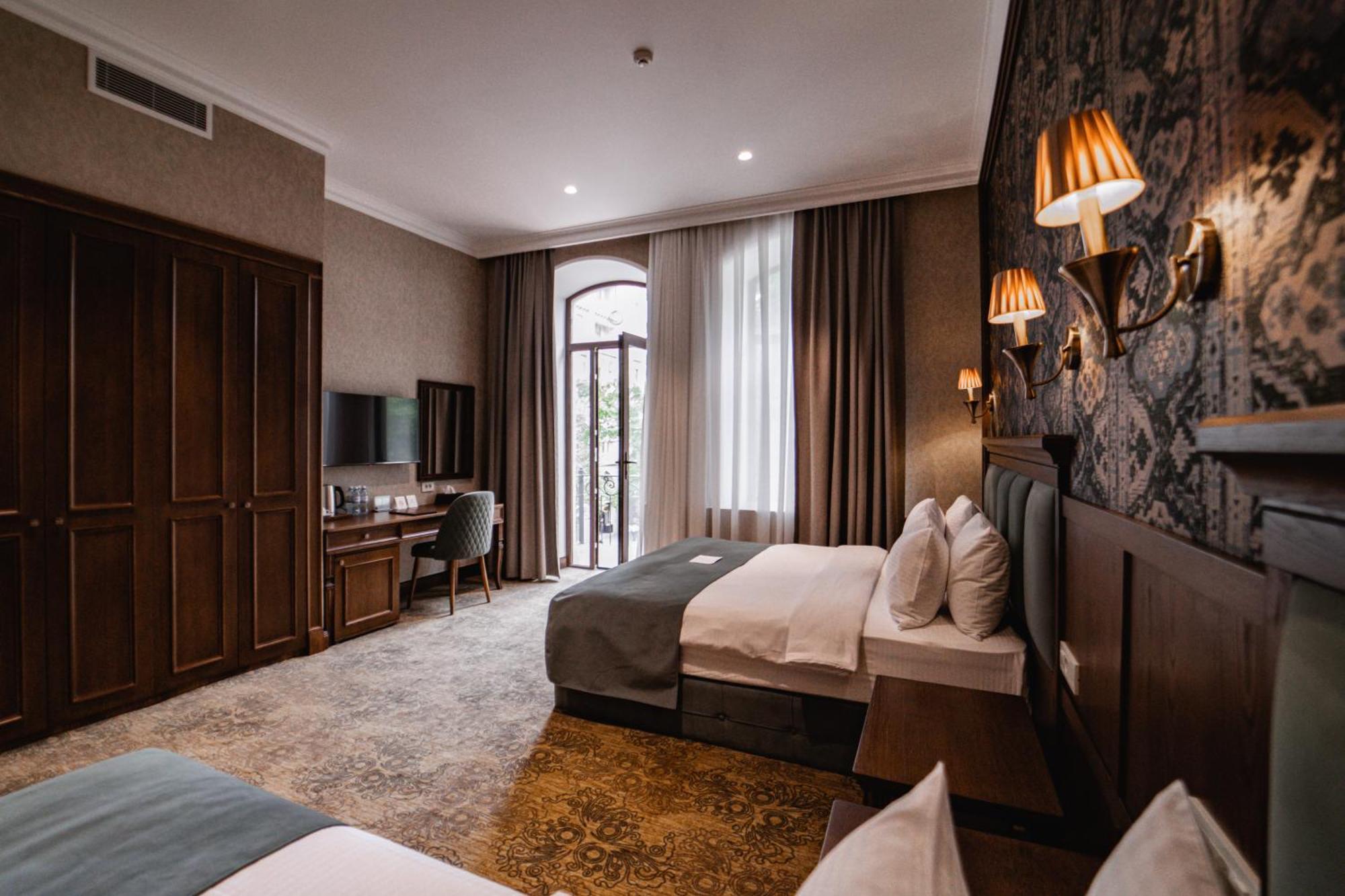 Midway Baku Hotel Ngoại thất bức ảnh