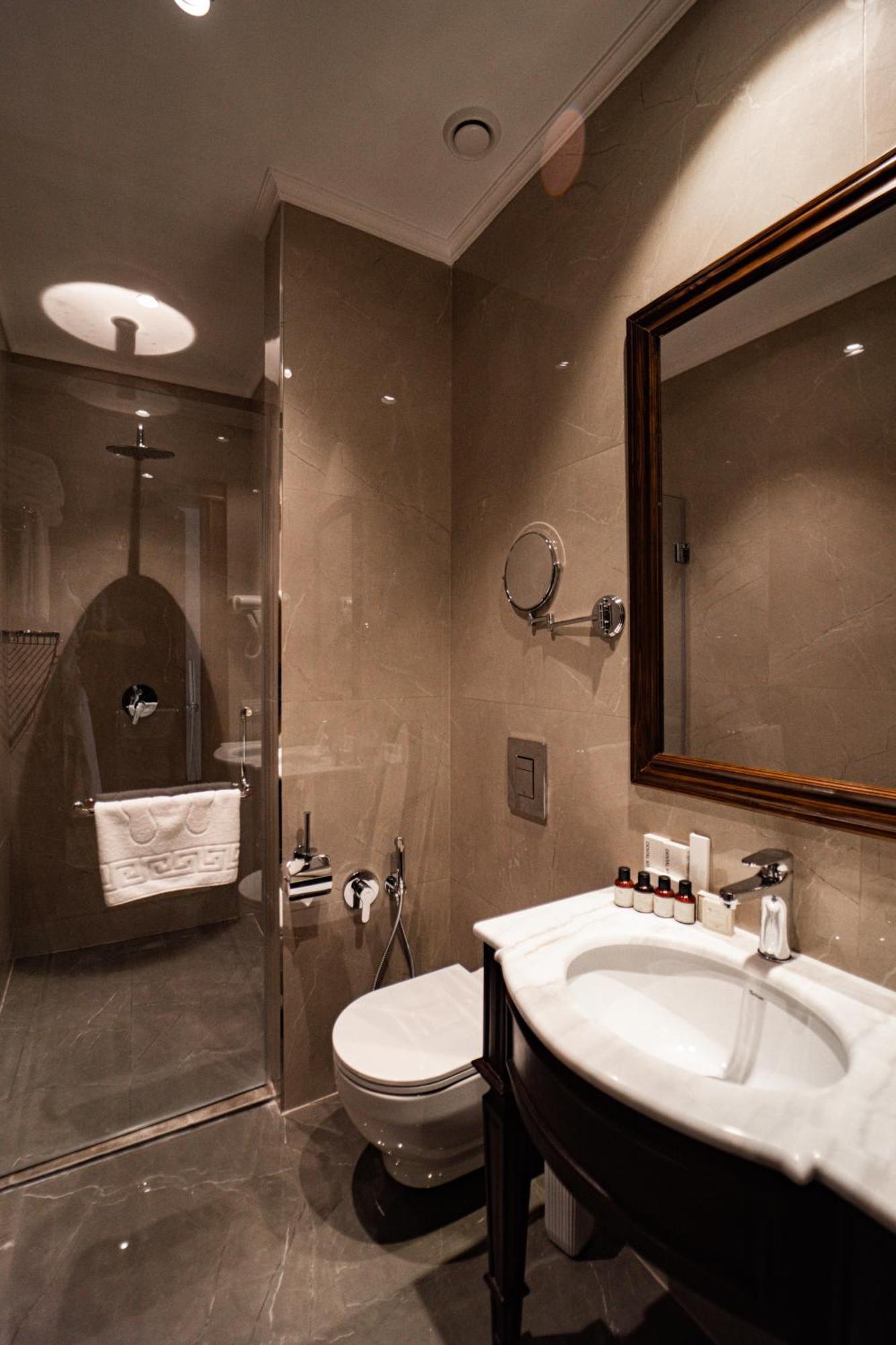 Midway Baku Hotel Ngoại thất bức ảnh