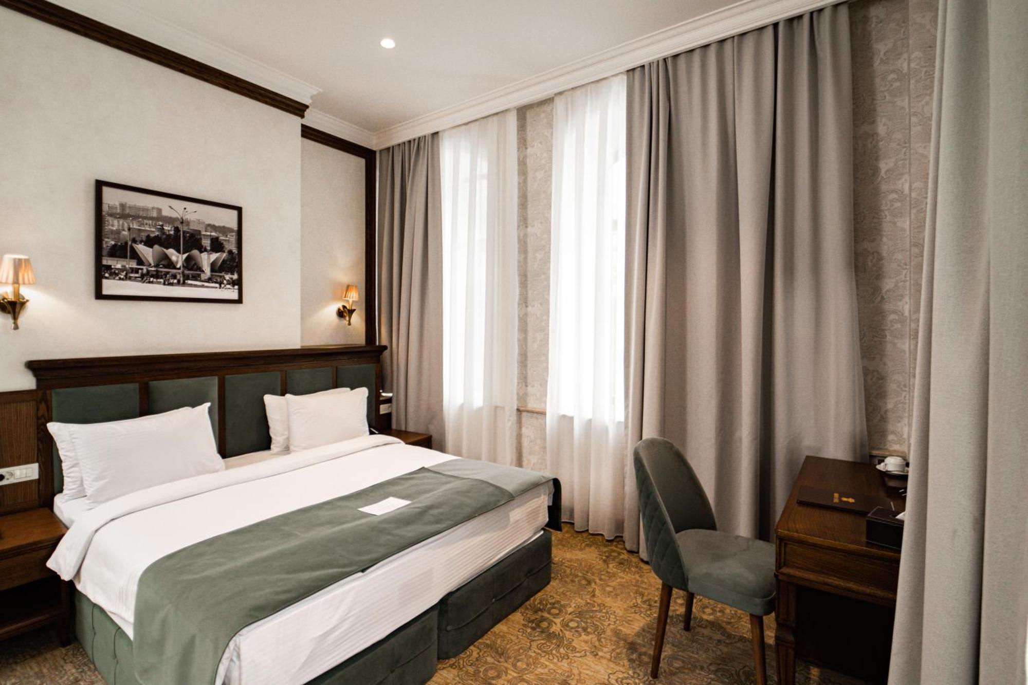 Midway Baku Hotel Ngoại thất bức ảnh