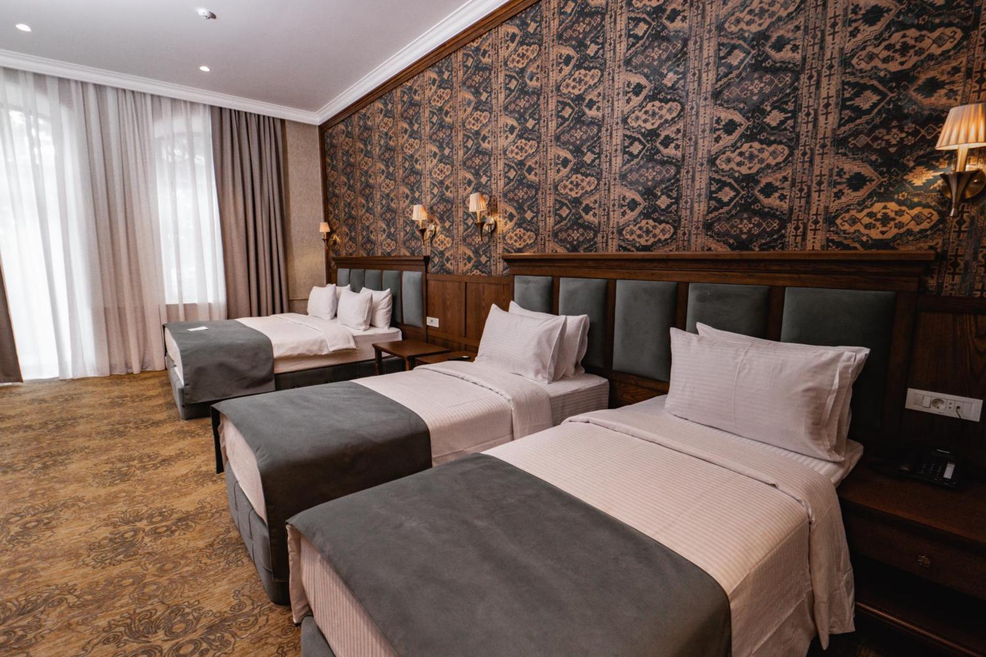 Midway Baku Hotel Ngoại thất bức ảnh