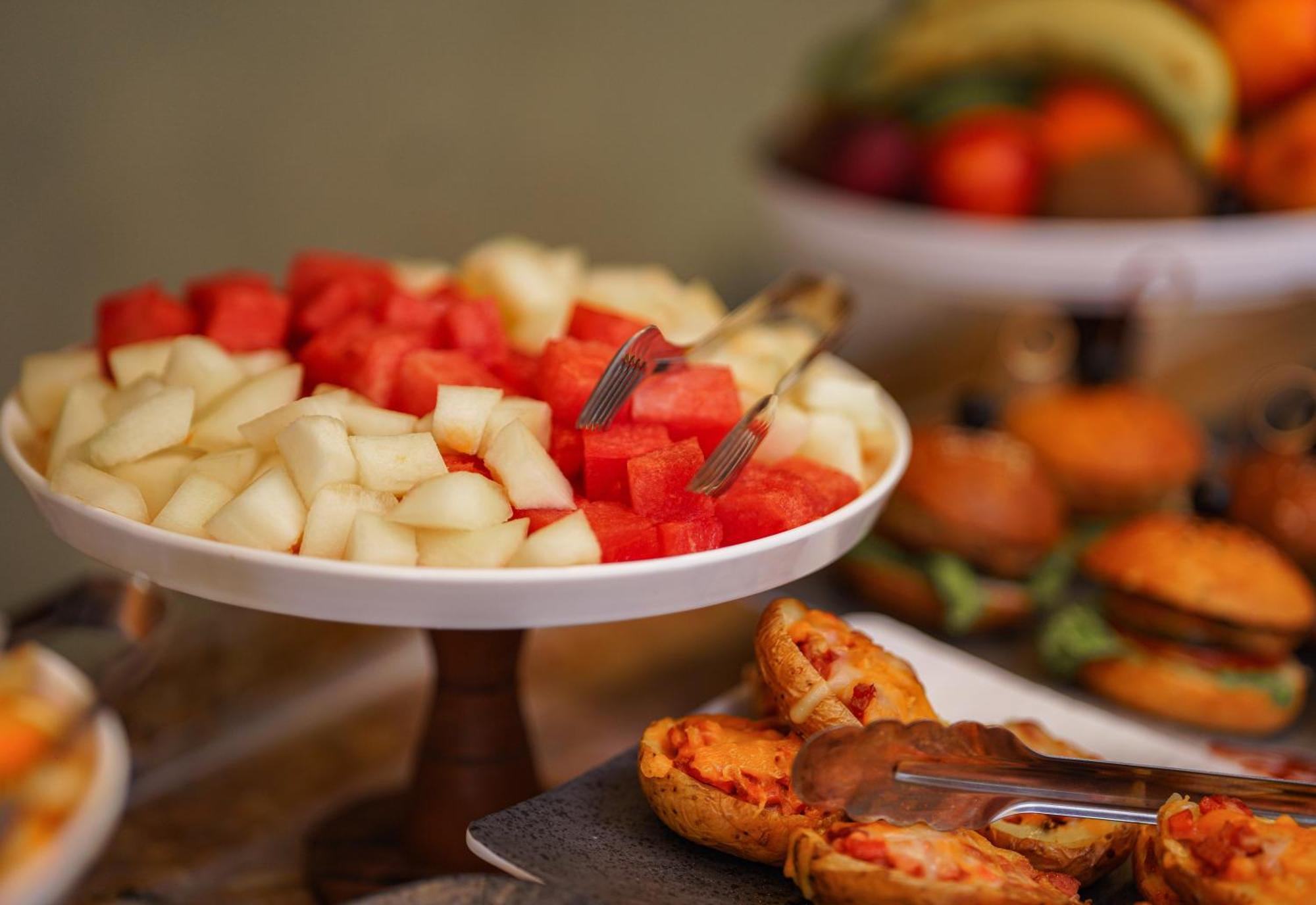 Midway Baku Hotel Ngoại thất bức ảnh