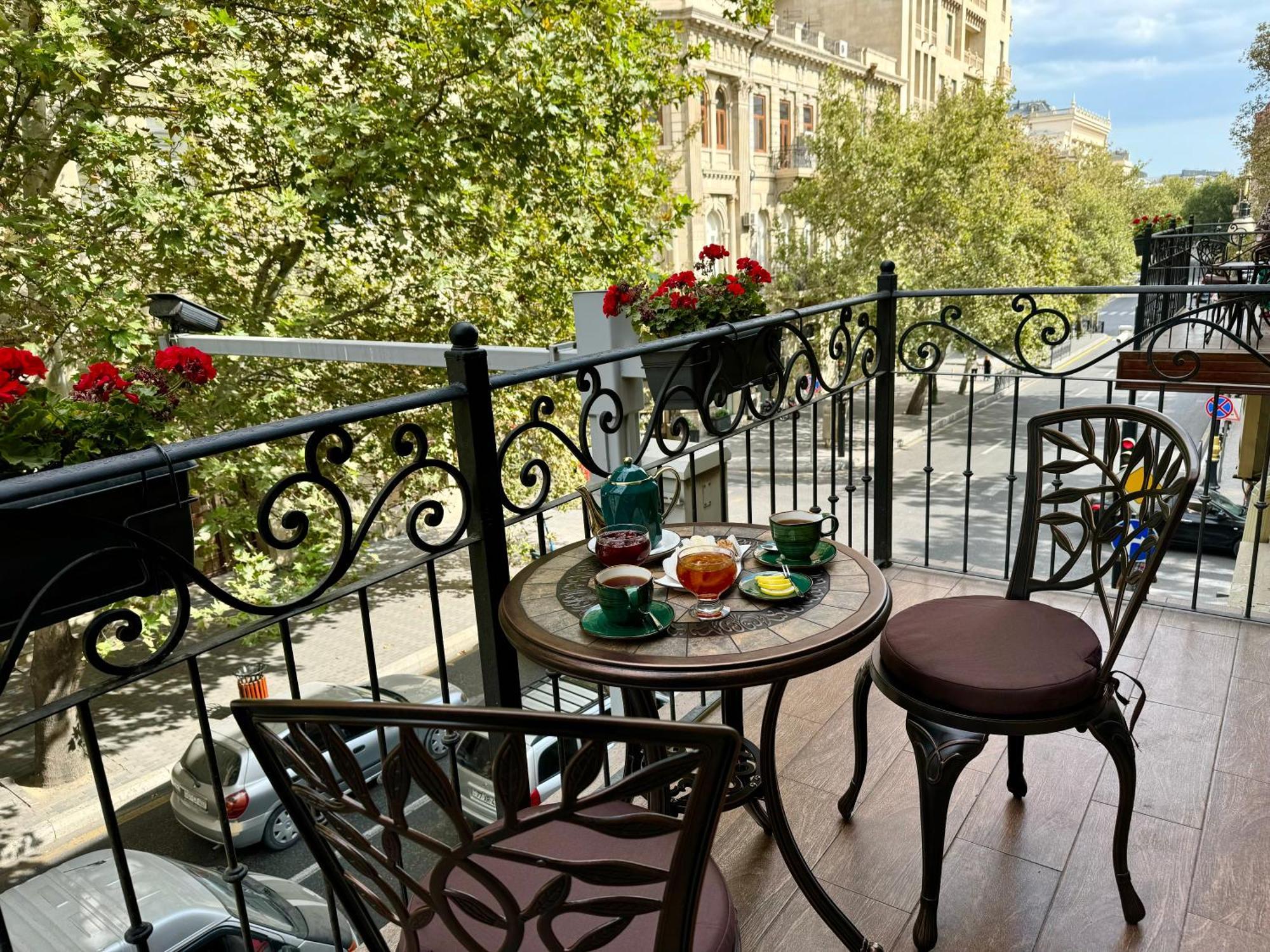 Midway Baku Hotel Ngoại thất bức ảnh